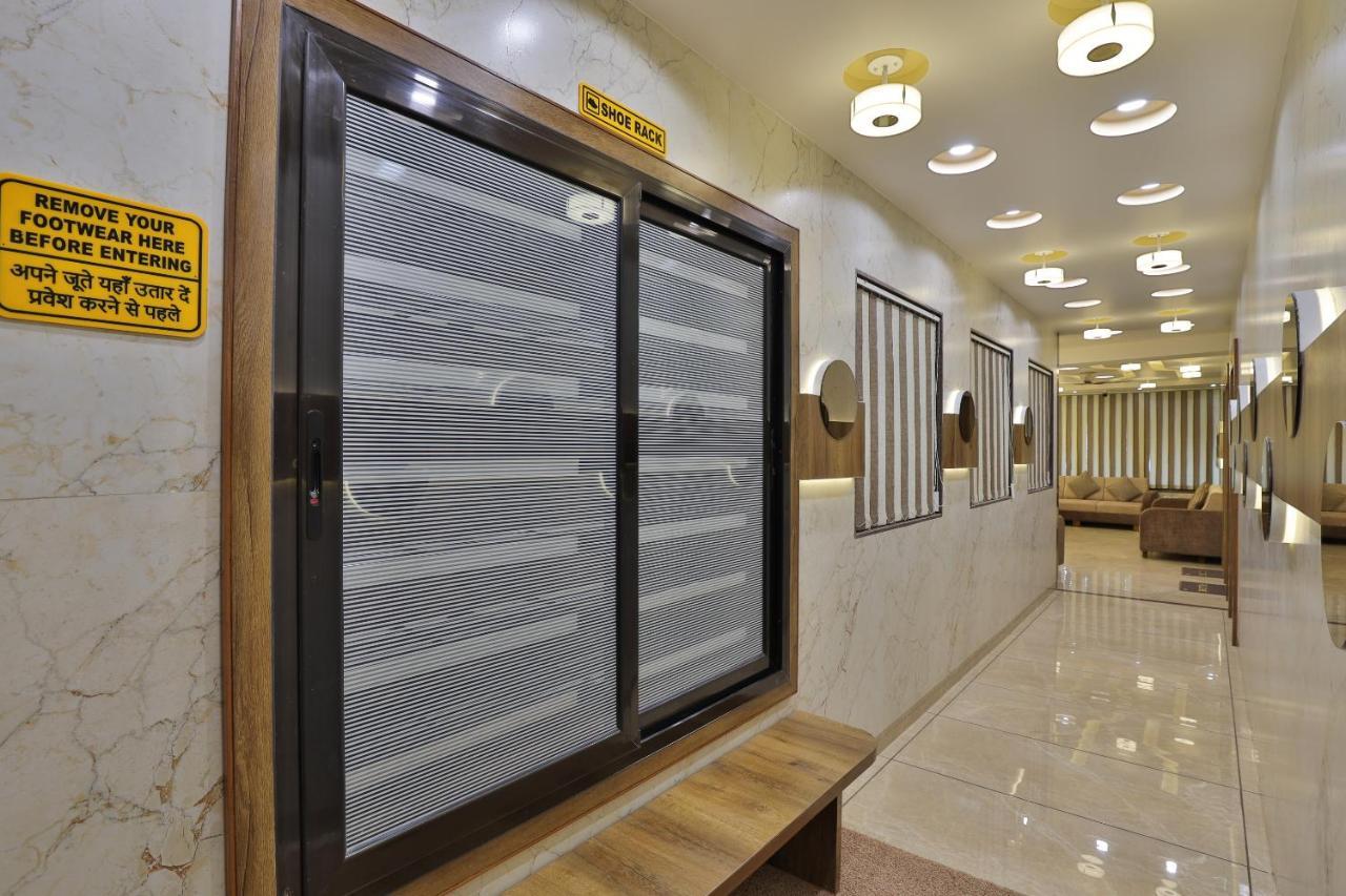 Rest Inn Dormitory Vadodara Bagian luar foto