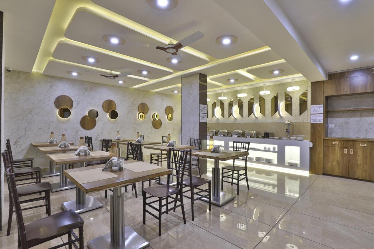 Rest Inn Dormitory Vadodara Bagian luar foto